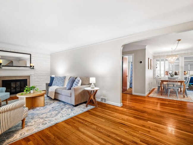 Building Photo - 386 Walworth Ave