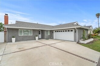 Building Photo - 4581 Suite Dr