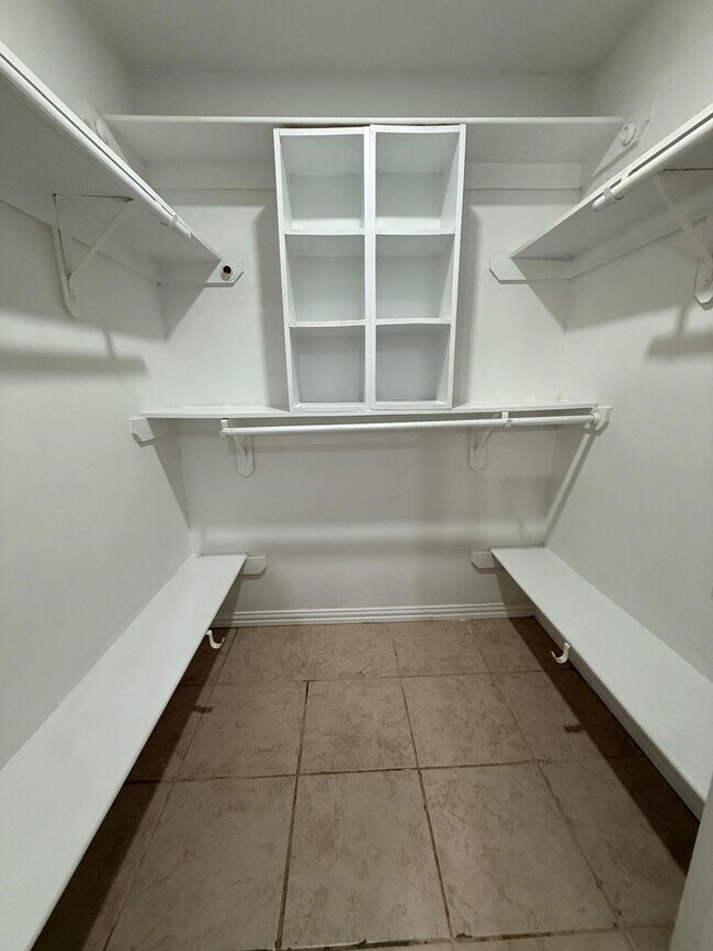 Foto del edificio - 22610 Smokey Hill Dr