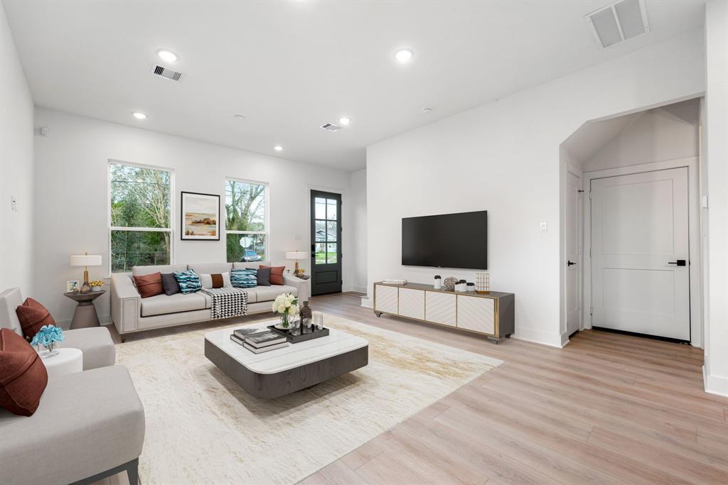 Foto principal - 751 Dumble St