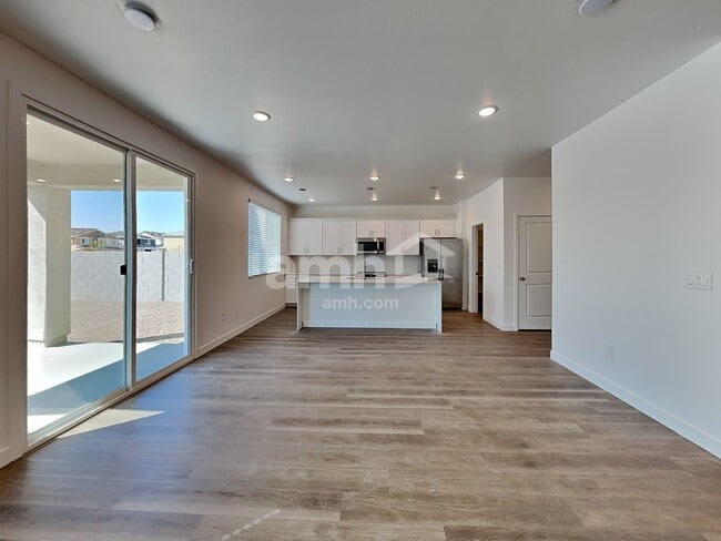 Building Photo - 9748 W Parkway Dr