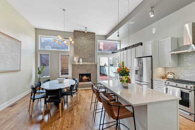 Foto del edificio - 1527 W Pearson St