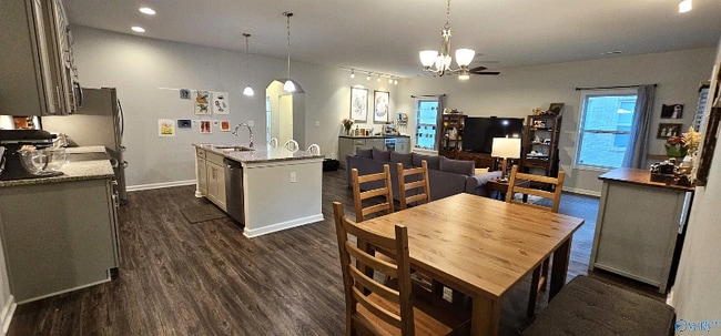 Building Photo - 332 Fenrose Dr