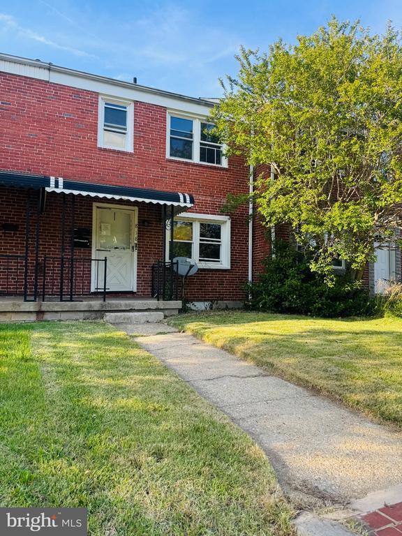 Building Photo - 818 Bradhurst Rd