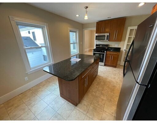 Building Photo - 349 Highland Ave