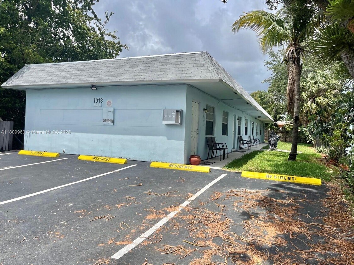Foto principal - 1013 NE 3rd Ave