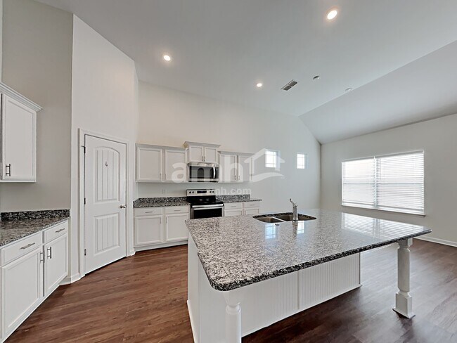 Building Photo - 2055 Shafer Dr