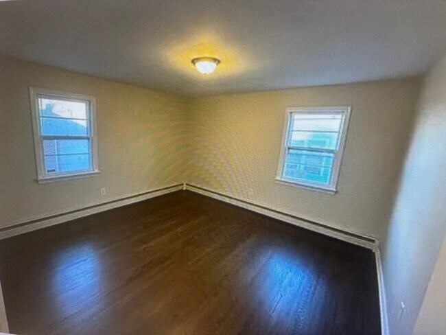 Foto del edificio - 122 Elmwood Ave