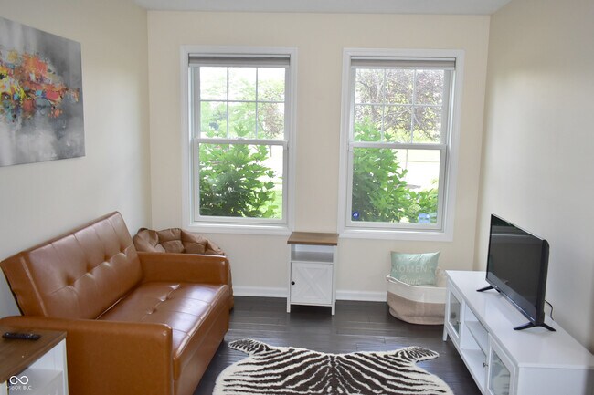 Building Photo - 2623 Manigault St