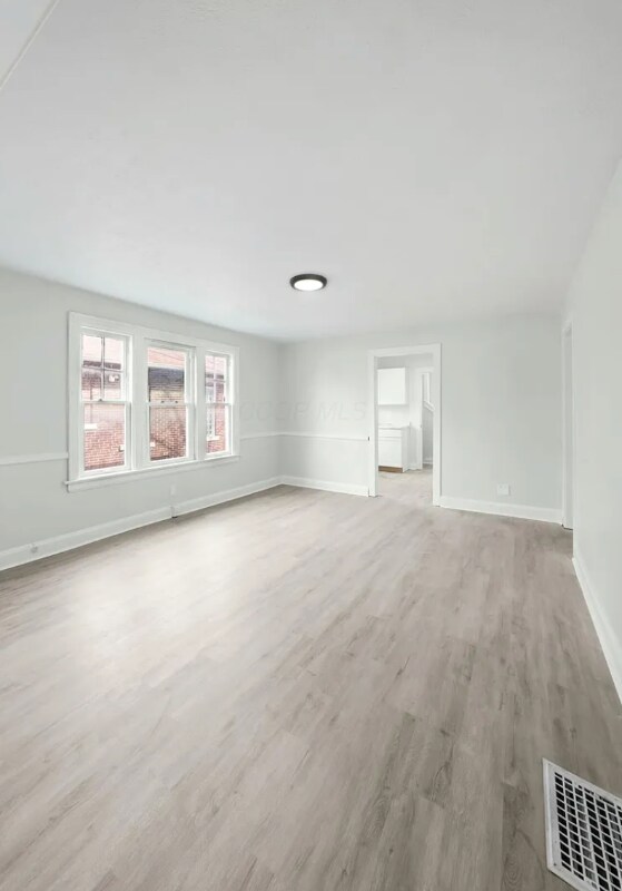 Foto del edificio - 2643 Sullivant Ave