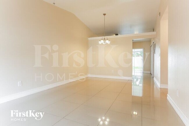 Foto del edificio - 7681 NW 181st Terrace