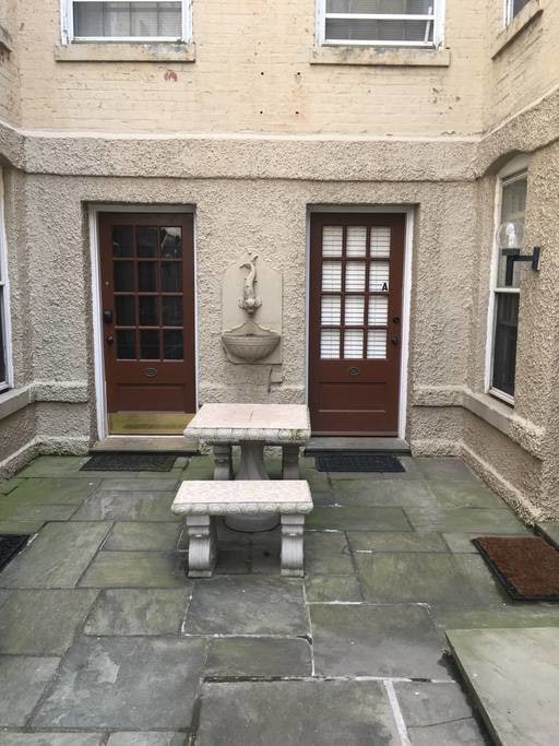 Photo - 115 E St (Washington, DC)