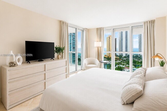 Foto del edificio - 16500 Collins Ave