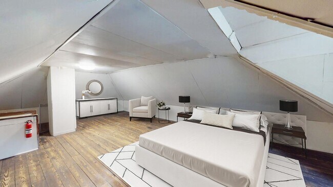 Foto del edificio - SINGLE FAMILY HOUSE!  4 BEDROOMS + 2 FULL ...