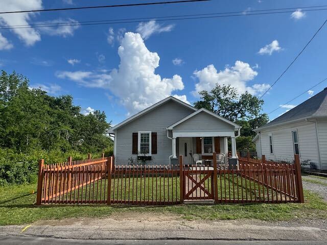 Photo - 112 Lucile St House