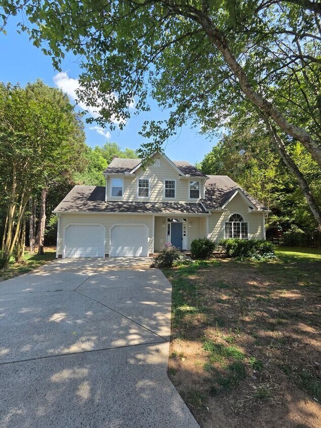 Foto del edificio - Spacious 3-Bedroom Retreat in Desirable Steele Creek