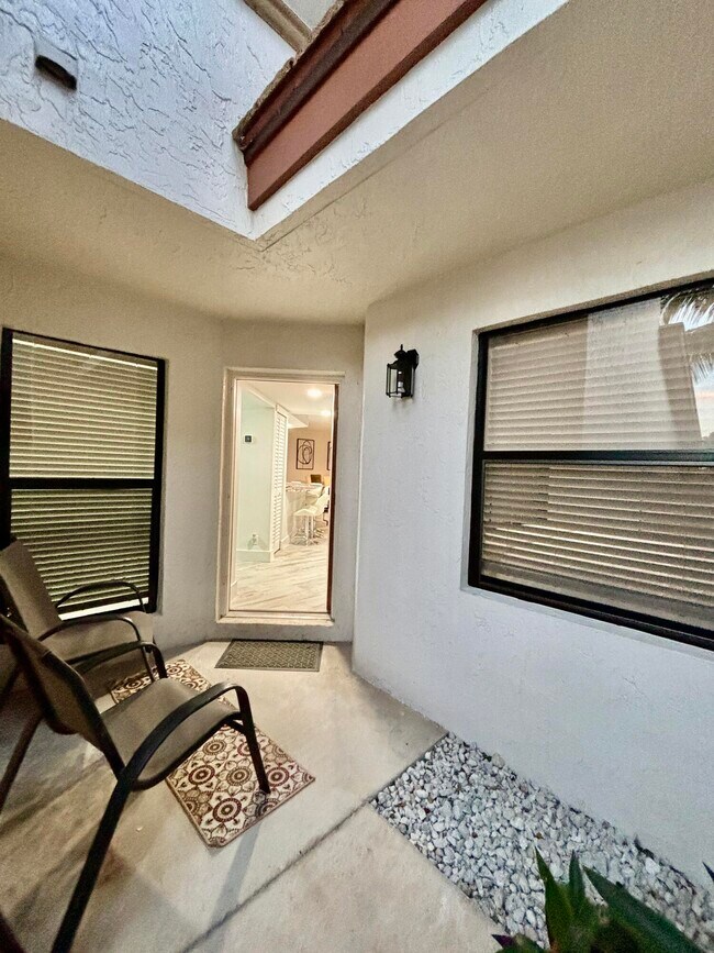 Foto del edificio - 12692 Shoreline Dr
