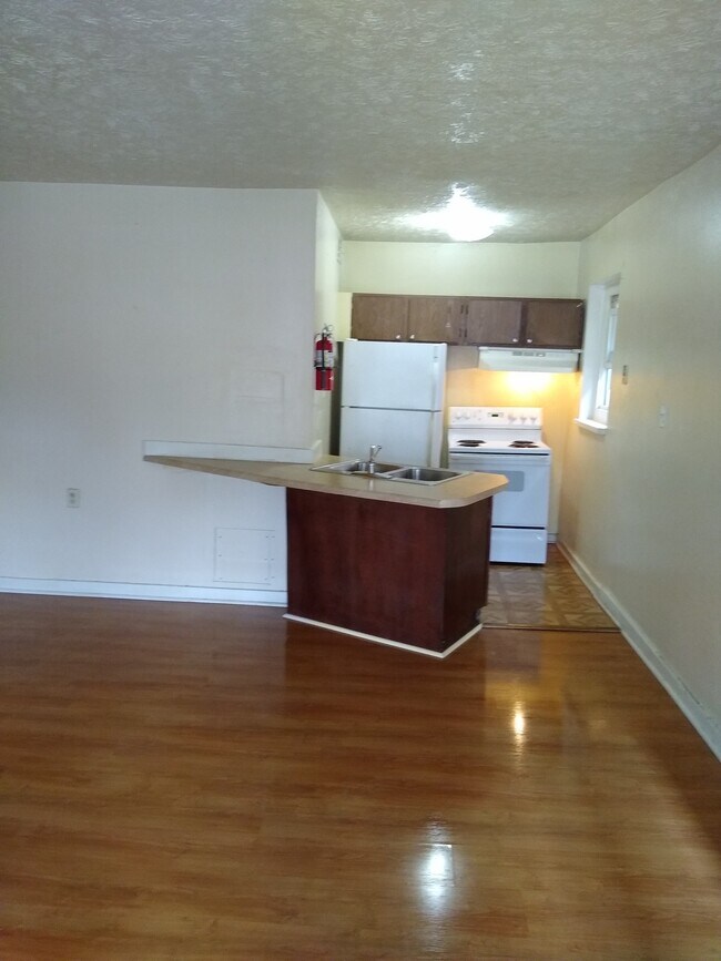 Foto del edificio - 2930 E Magnolia Ave