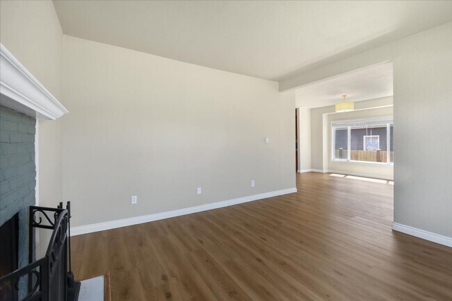 Foto del edificio - 3Bd/2.25Ba Everett Home