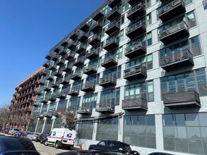 Building Photo - 1224 W Van Buren St