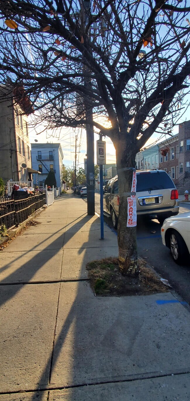 Foto del edificio - 300 New York Ave