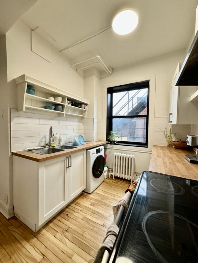 Photo du bâtiment - 1221 Rue Rachel E