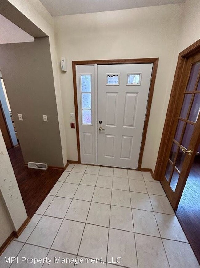 Building Photo - 2 br, 2 bath House - 18415 W WISCONSIN AVE