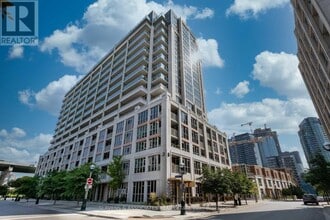 Building Photo - 35 Bastion St