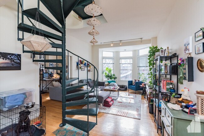 Foto del edificio - 1301 N Hoyne Ave