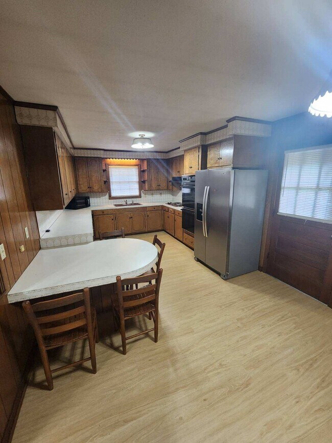 Foto del edificio - 900 Hamlet Ave