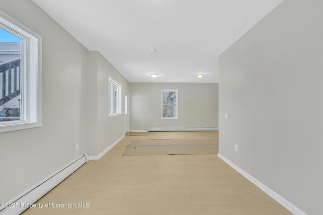 Building Photo - 108 E Market St