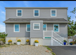 Building Photo - 1510R Bay Blvd