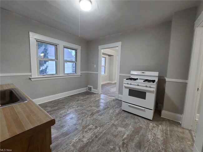 Building Photo - 3747 W 47th Pl