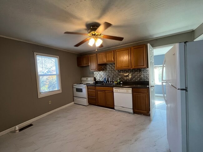 Building Photo - 109 Dalton St