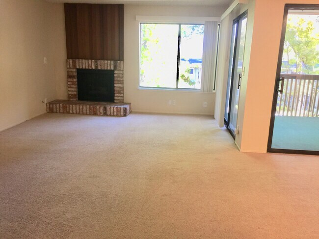 Living room with fireplace - 2211 Latham St
