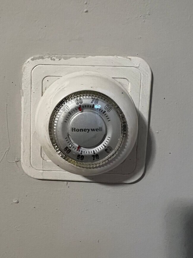 Foto del edificio - Refreshed 3BR/1BA Cozy Home with Porch & Fenced Yard!