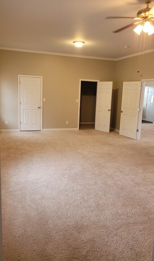 Foto del edificio - NOW AVAILABLE! - 414 Monroe St, Belleville...