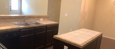 Building Photo - 720 Creekside Cir