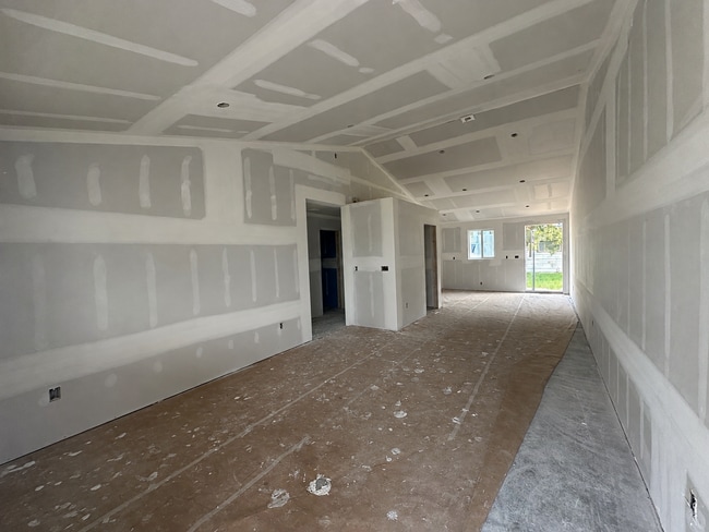 Building Photo - Coming Soon – Brand New 2 Bed, 1 Bath Duplex in Twin Bridges