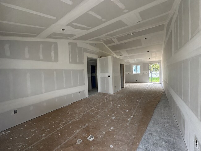 Foto del edificio - Coming Soon – Brand New 2 Bed, 1 Bath Duplex in Twin Bridges