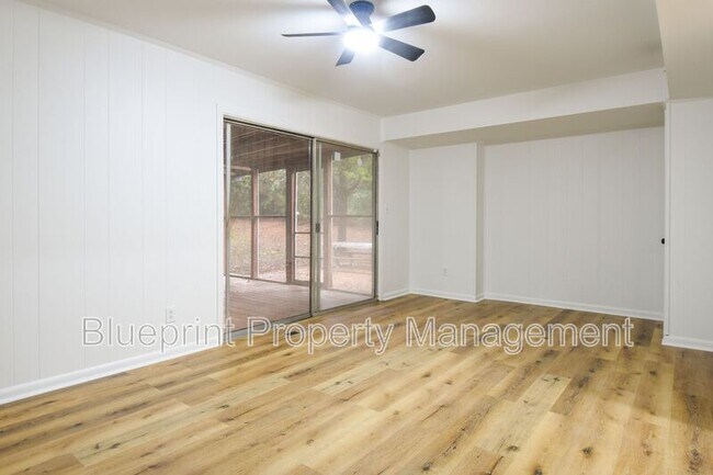 Foto del edificio - 6004 Cowin Dr NW