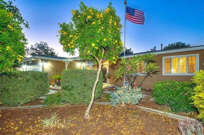 Building Photo - 2147 E Rio Verde Dr