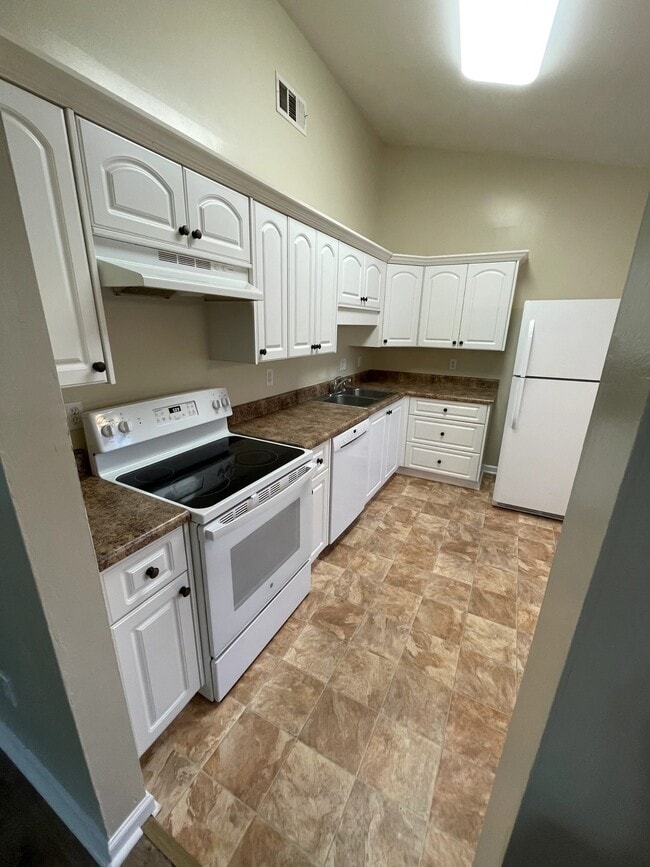 Foto del edificio - 2817 Ridgecrest Dr