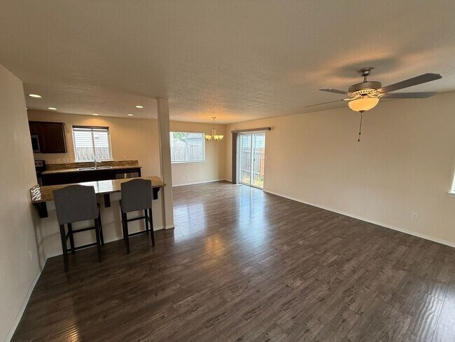 Building Photo - 4437 Creel Ave
