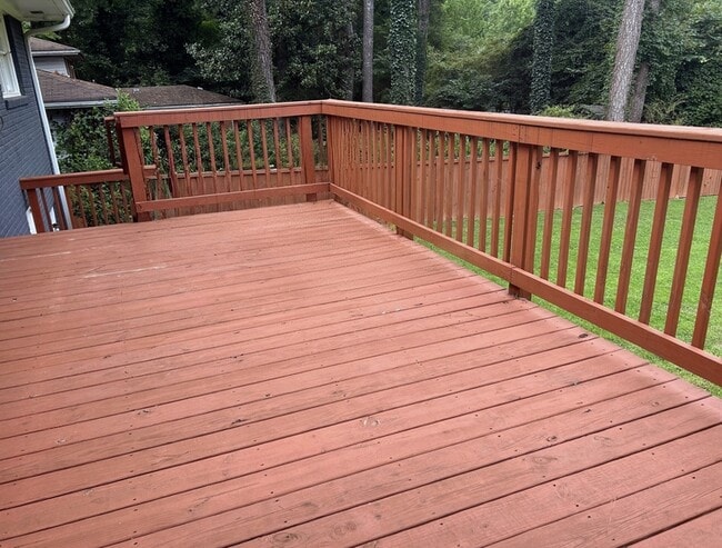 Building Photo - 816 Valley Creek Dr