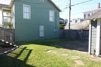 Building Photo - 1102 Winnie St
