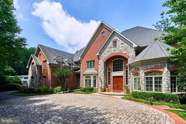 Foto del edificio - 7841 Montvale Way