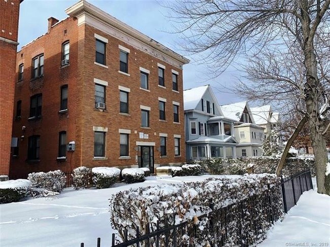 Building Photo - 385 Woodland St