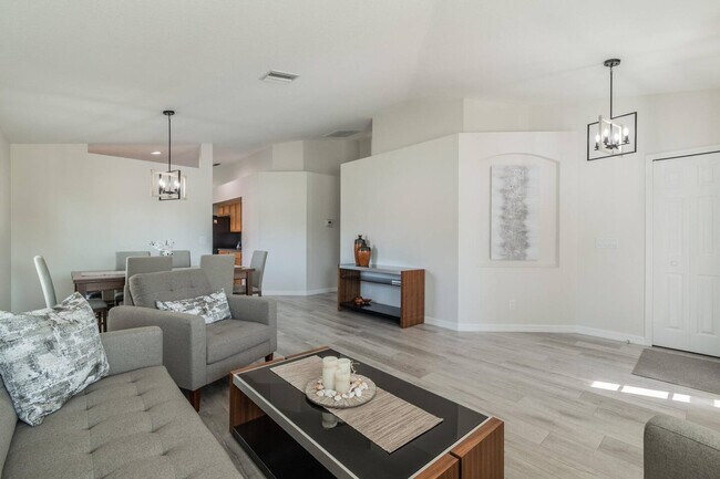 Building Photo - 4477 Sanibel Way