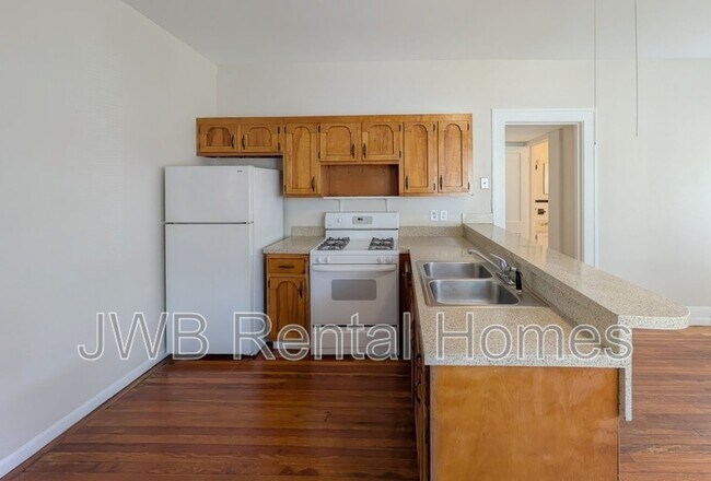 Foto del edificio - 2022 Dellwood Ave